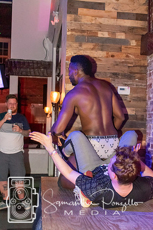 Saturday Night at Oasis